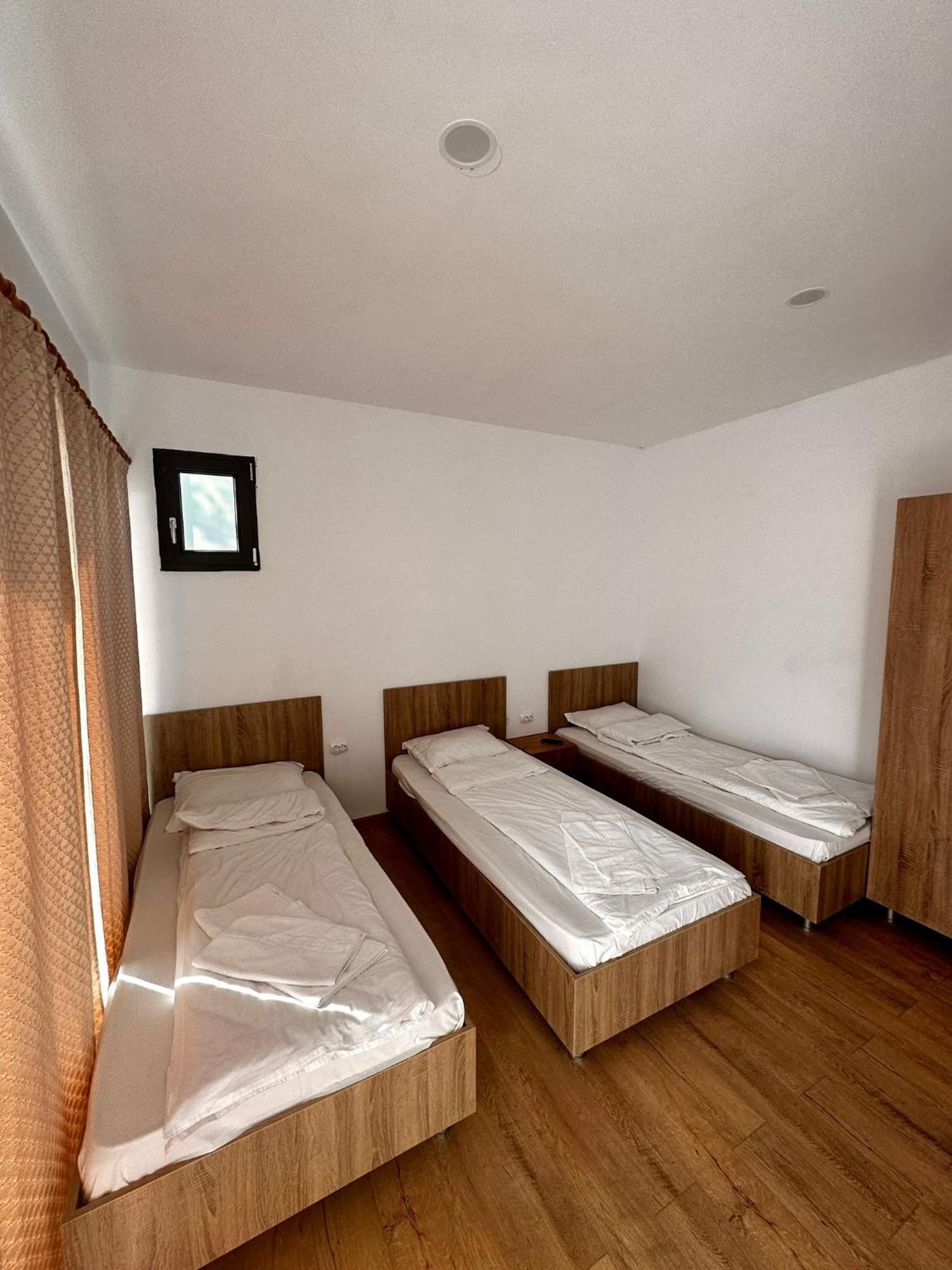 Hotel Complex Popas Pacurari Iasi Exterior foto