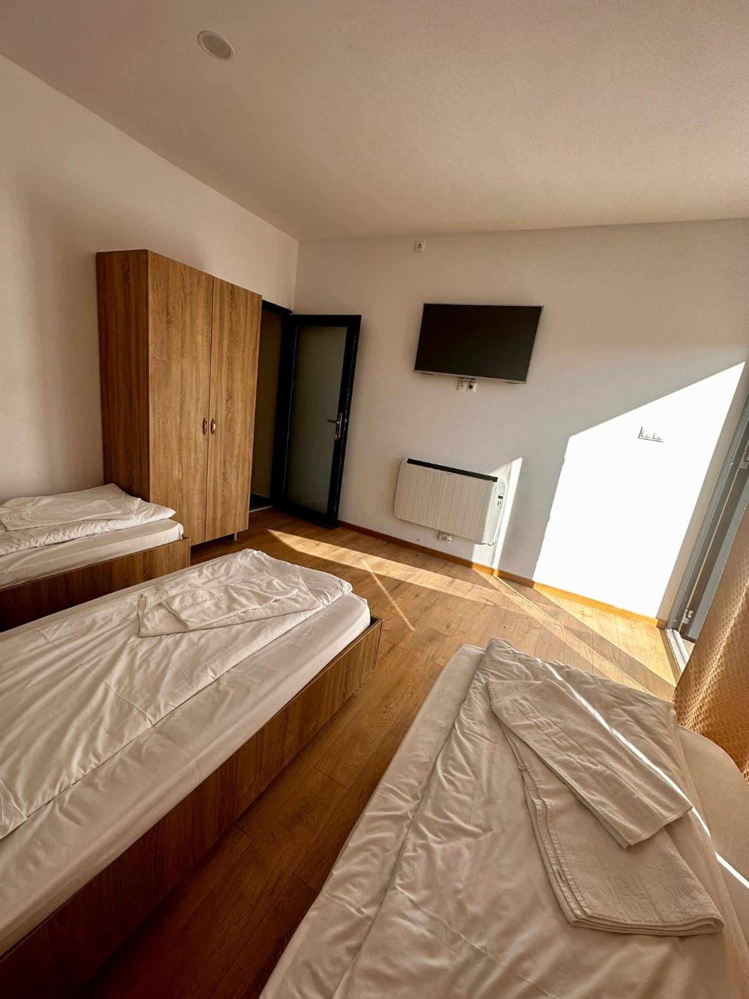 Hotel Complex Popas Pacurari Iasi Exterior foto